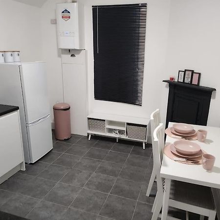 Nice Cosy Flat. Walking Distance To City 노팅엄 외부 사진