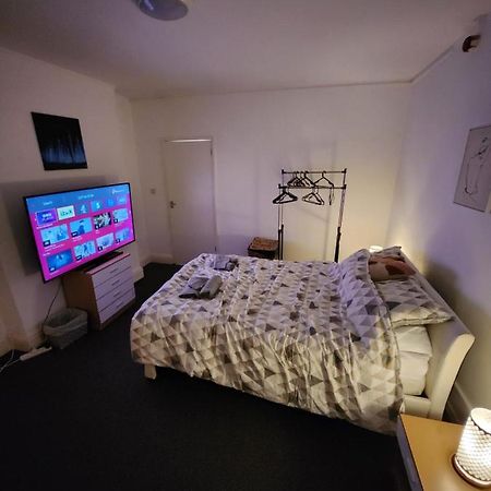 Nice Cosy Flat. Walking Distance To City 노팅엄 외부 사진
